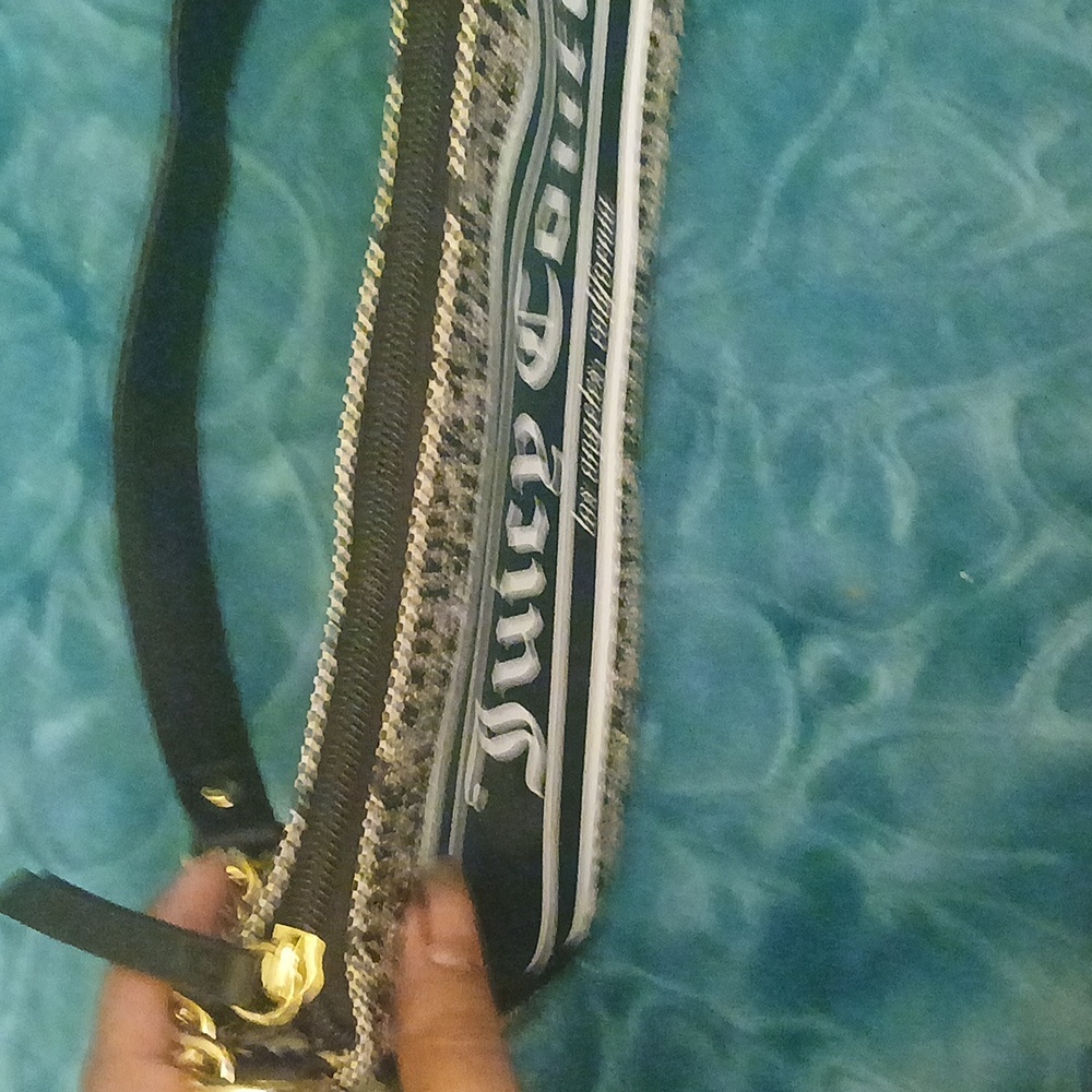 Juicy Couture Black And White Signature Hand Bag - Picture 3 of 15